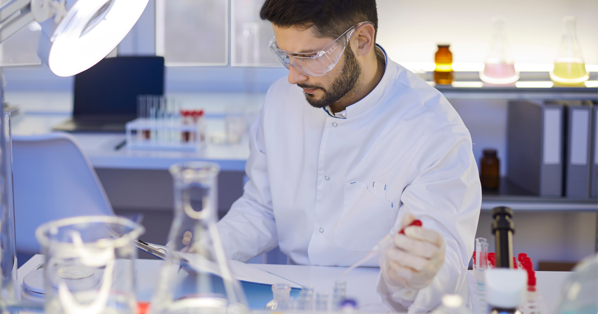 O-1 Visa for researchers reviewing eligibility and supporting evidence